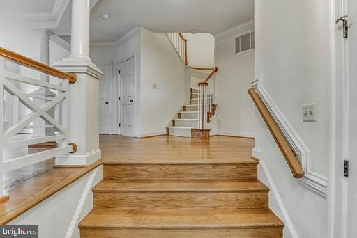 Building Photo - 6300 Barcroft Mews Dr