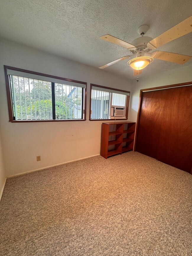 Building Photo - Wailua Homesteads 3 BD/2 BA, Large Yard