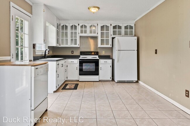 Building Photo - 4 br, 2.5 bath House - 209 Hampton Rd