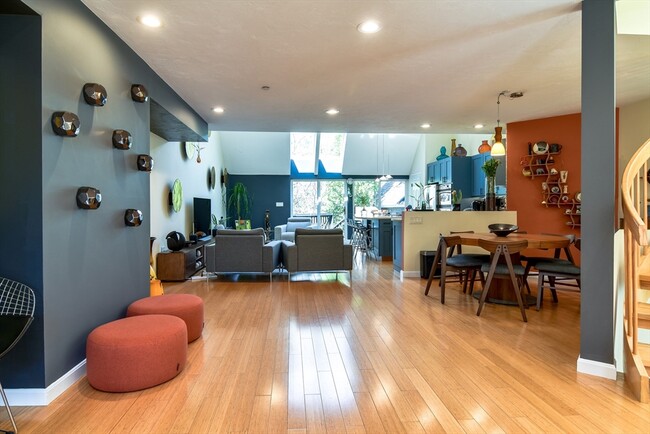 Building Photo - 49 Deer Path