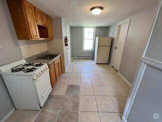 Building Photo - 142 Inslee Pl