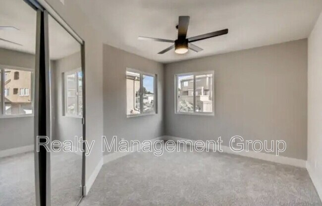 Foto del edificio - 13801 Pinkard Way