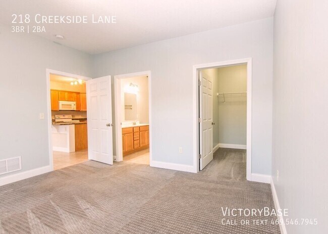 Foto del edificio - 218 Creekside Ln