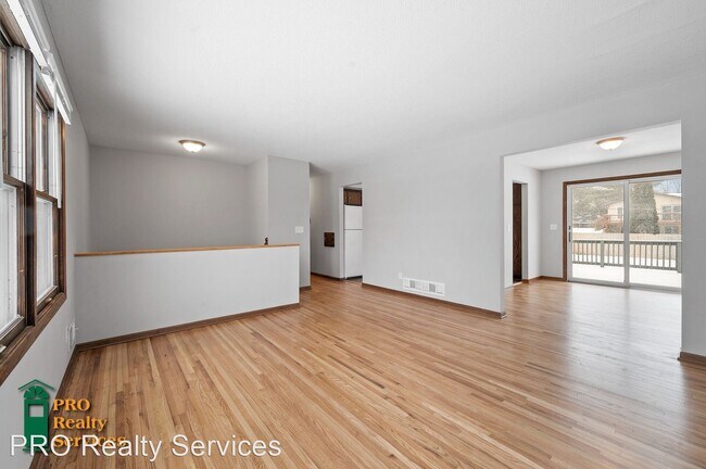 Building Photo - 4 br, 2 bath House - 422 County Rd C W
