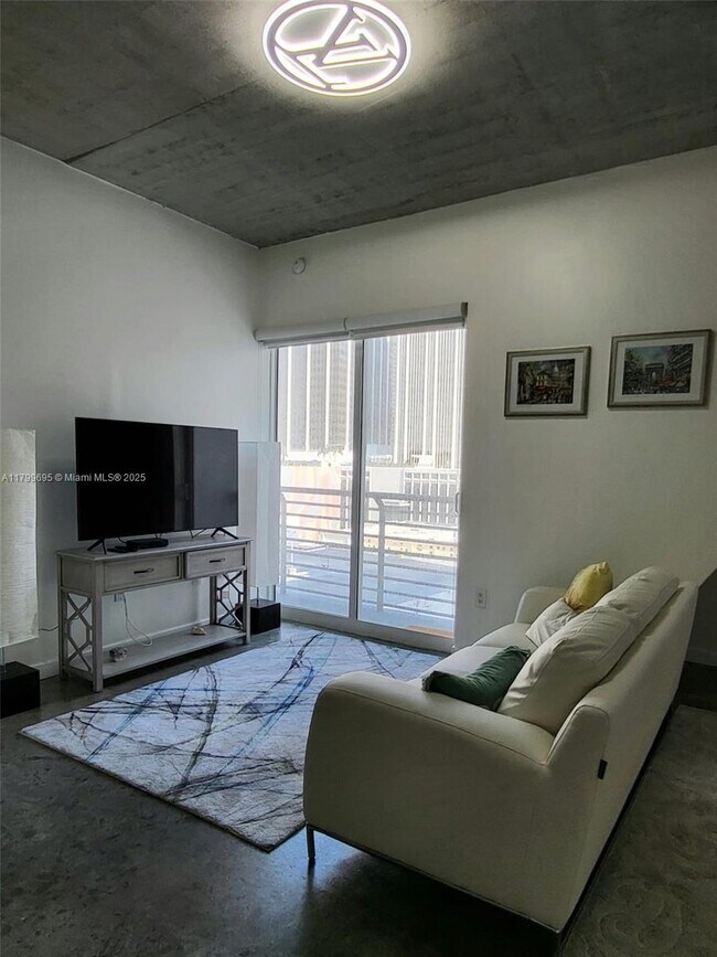 Foto del edificio - 133 NE 2nd Ave