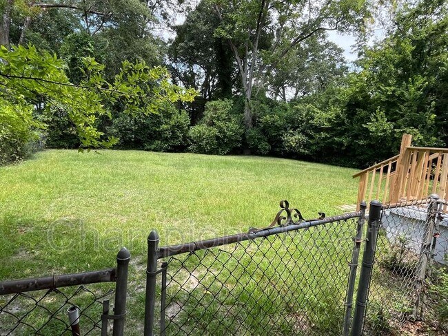 Building Photo - 2509 Schaul St