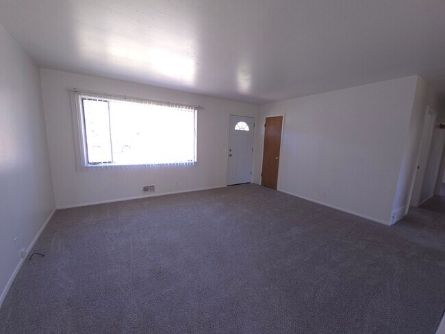 Foto del edificio - Martin Acres Ranch home with New Kitchen a...