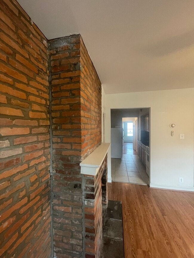 Building Photo - 509 S 22nd St