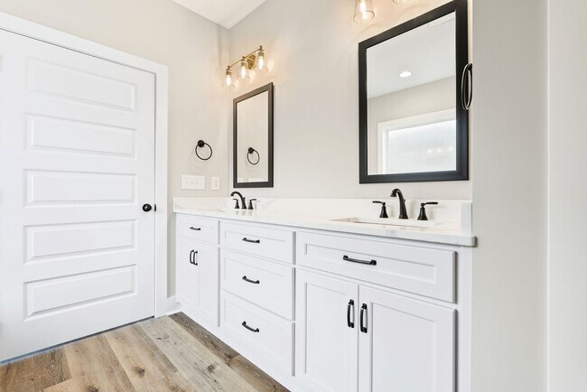 Foto del edificio - Available now. Brand new construction. 4Br, 3.5 Ba open concept home