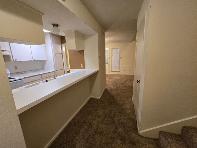 Building Photo - College Station 2 bedrooms - 1.5 baths nea...