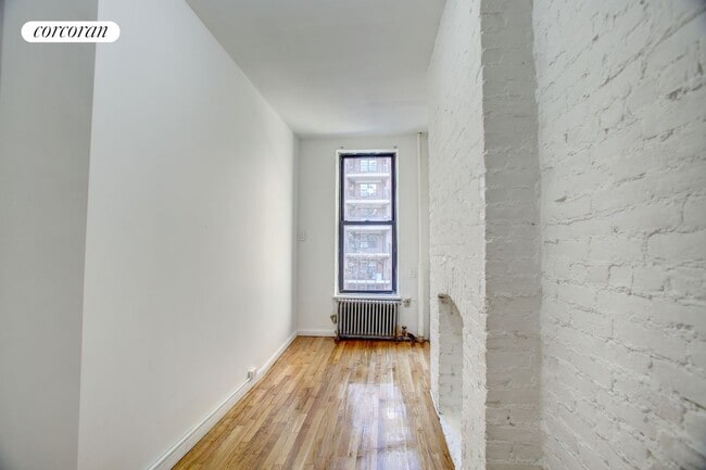 Building Photo - 1136 1st Ave