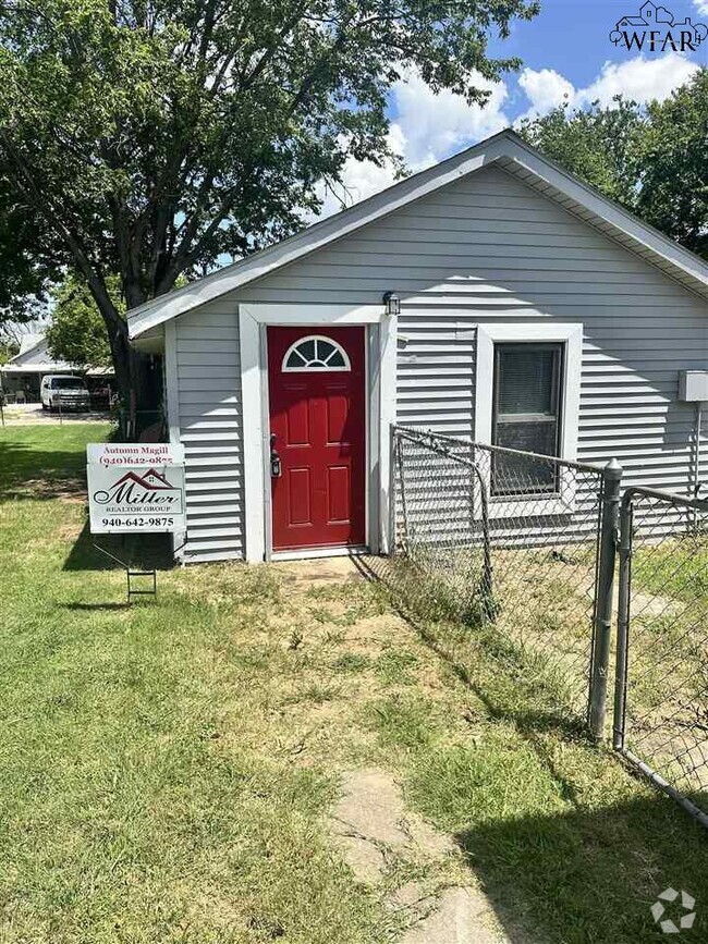 Building Photo - 2205 Taylor St