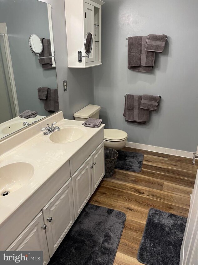 6603 Thackwell Way Unit C, Alexandria, VA 22315 Room for Rent in