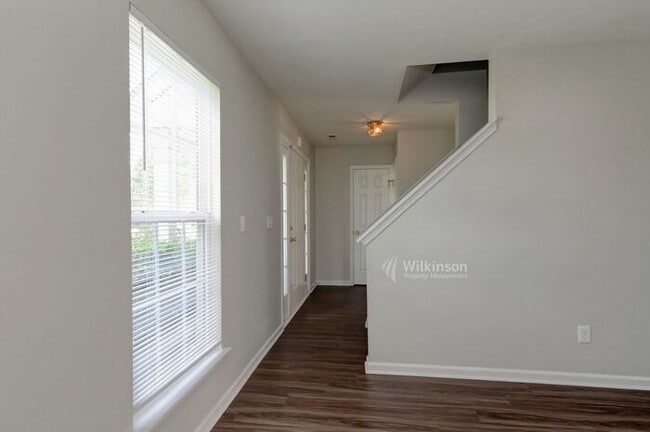 Building Photo - A Spacious 2-story Single Family House of ...