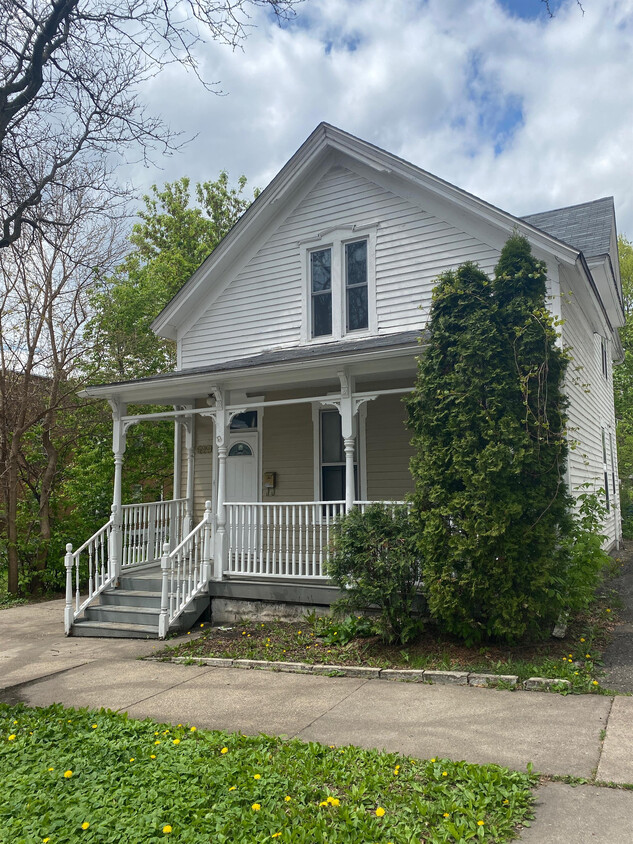 Primary Photo - 699 Wilson Ave