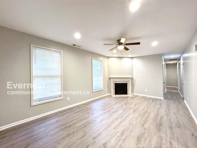 Foto del edificio - 2175 Fairburn Rd SW