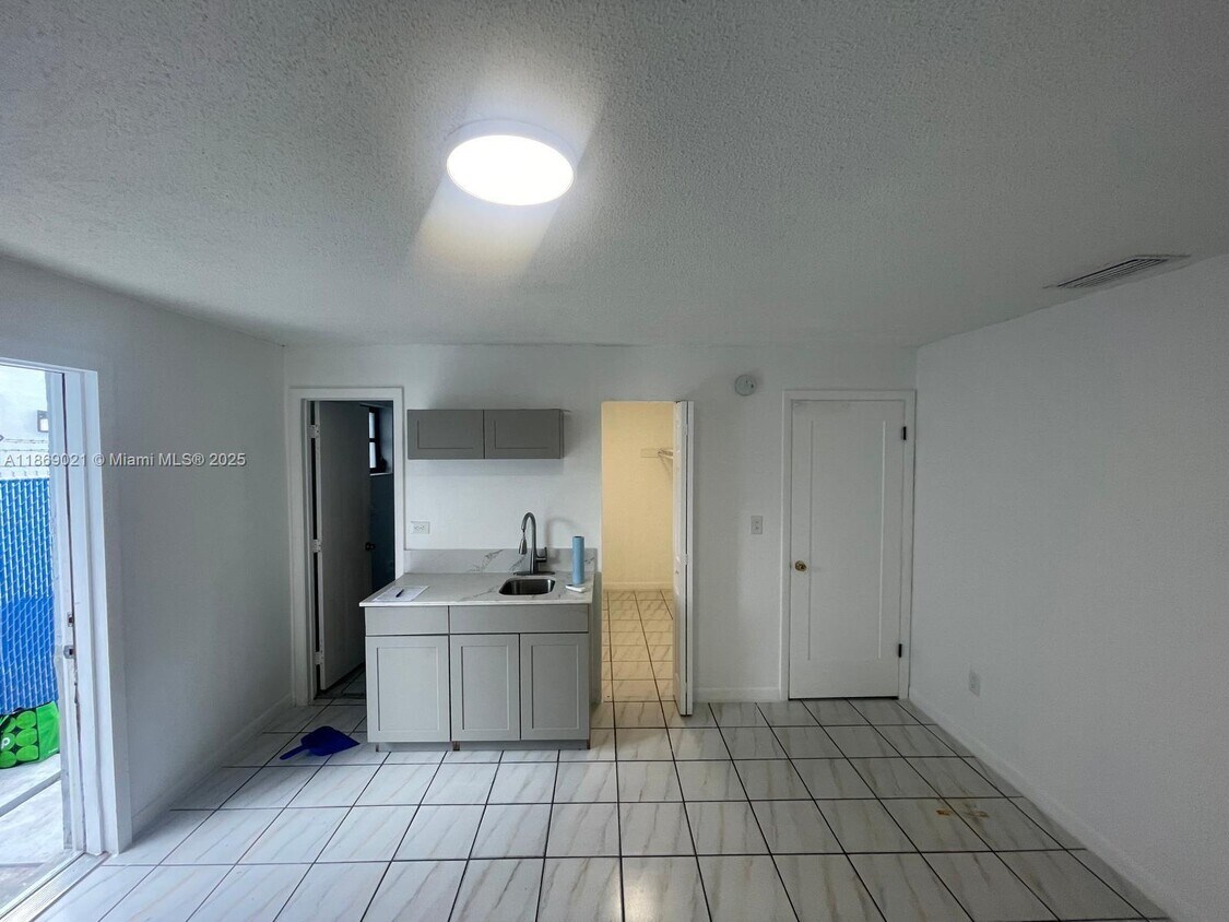 Foto principal - 1717 NW 16th St
