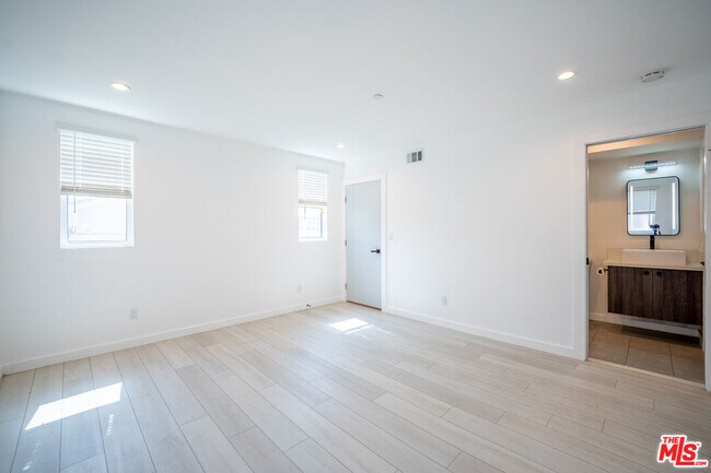 Foto del edificio - 246 N Dillon St