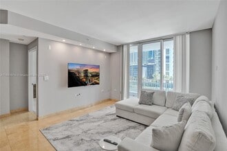 Building Photo - 801 Brickell Key Blvd