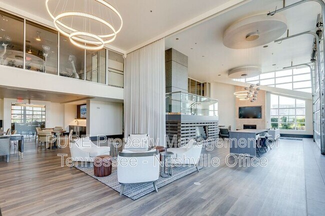 Foto del edificio - 600 12th Ave S