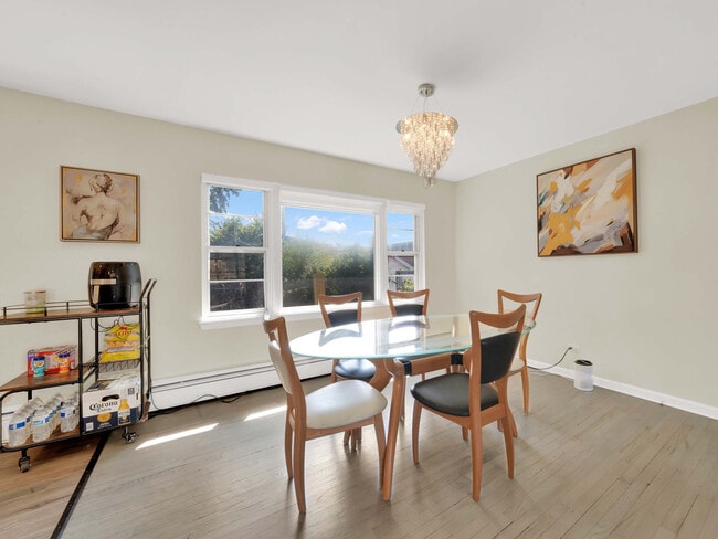 Foto del edificio - 1631 Clay Ct