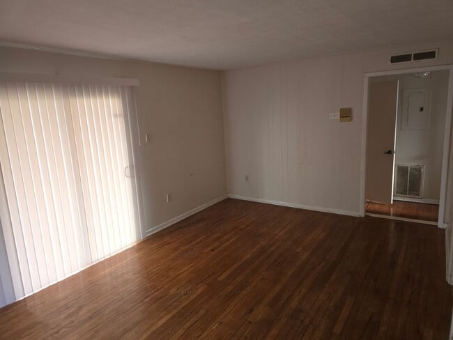 Building Photo - Oak Ridge 37830 - 1 Bedroom, 1 Bath Apartm...