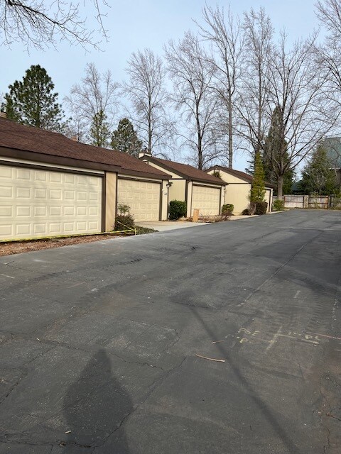 Building Photo - 12291 Stonecreek Ct
