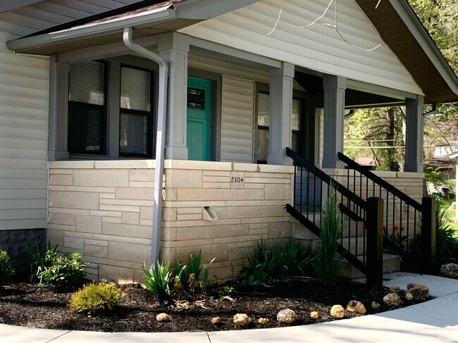 Building Photo - 2504 S Bryan St