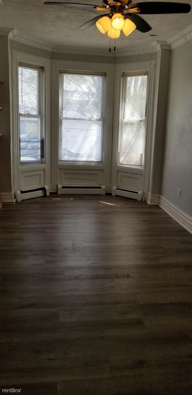 Building Photo - Studio, 1 bath  - 381 Central Ave Apt 1A