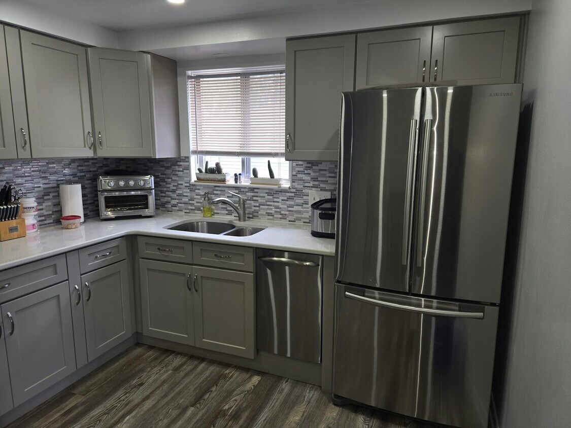 Foto principal - 205 Meadowlawn Rd