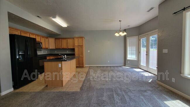 Foto del edificio - 251 Sunshine Dr