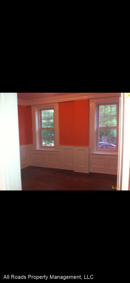 Foto del edificio - 4 br, 2 bath House - 1266 E 2nd St