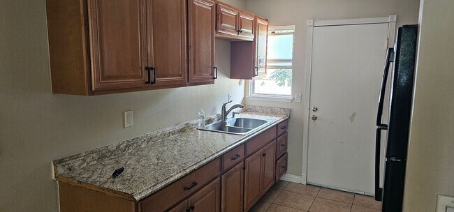 Foto del edificio - 3 bedroom 2 Bath Single Level Home