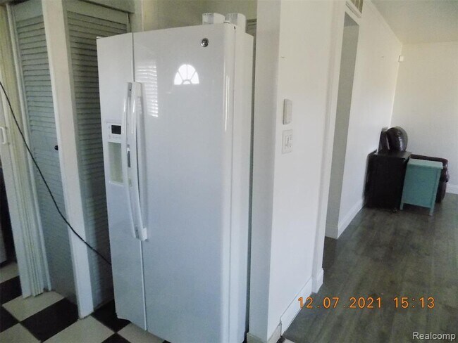 Foto del edificio - 8856 E 14 Mile Rd