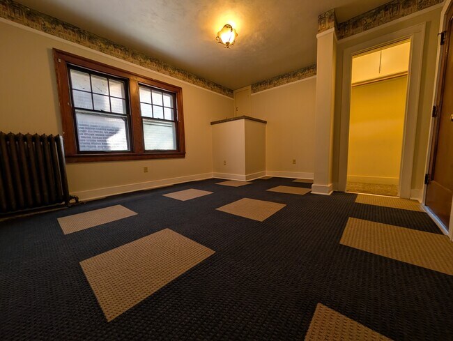 Foto del edificio - 121 W Comanche Ave