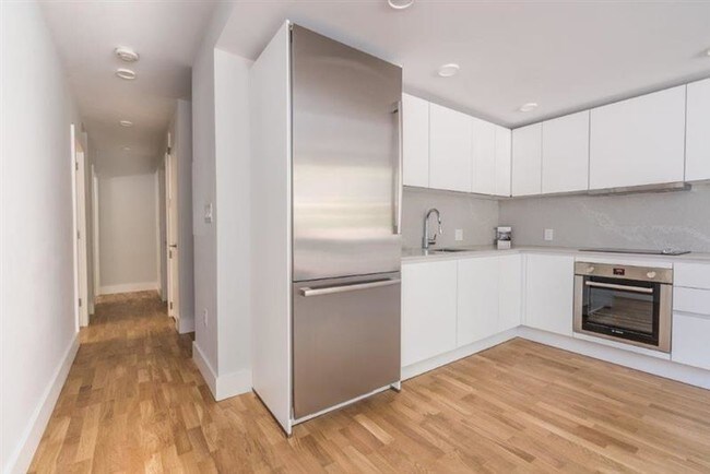 Foto del edificio - 334 Harvard St