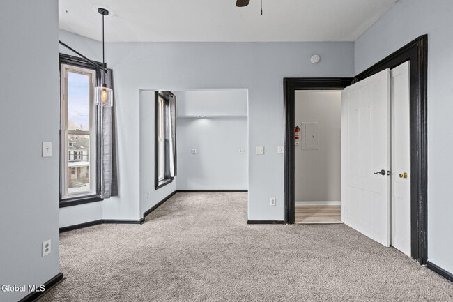 Building Photo - 821 23rd St