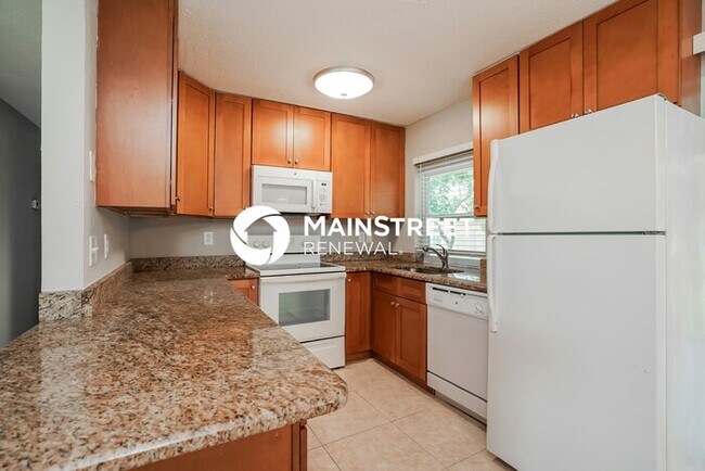 Foto del edificio - 3 Bedroom Pet-Friendly Home in Fort Myers, FL with Main Street Renewal