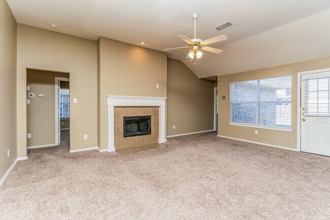 Building Photo - 1142 Hampshire Ln