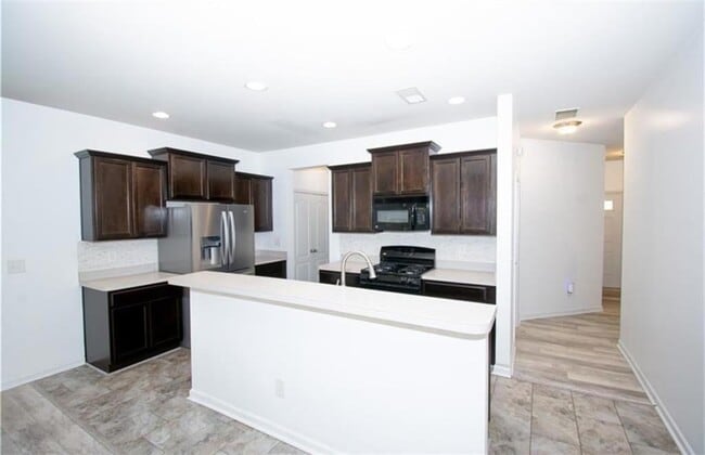 Building Photo - 162 Townview Dr