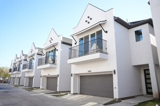 Building Photo - 5906 St Augustine St