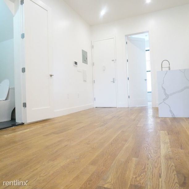 Foto principal - 94 Lewis Ave