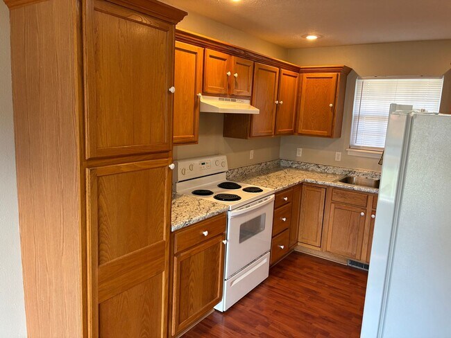 Building Photo - Beautiful 3 bedroom home - Ozark, MO