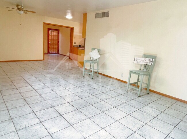 Foto del edificio - 1526 E Cedar St