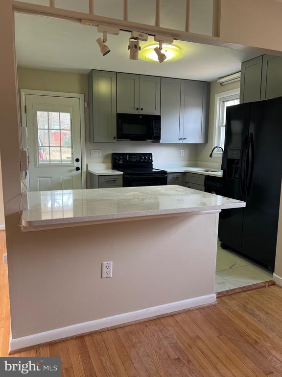 Building Photo - 101 Captain Brendt Dr