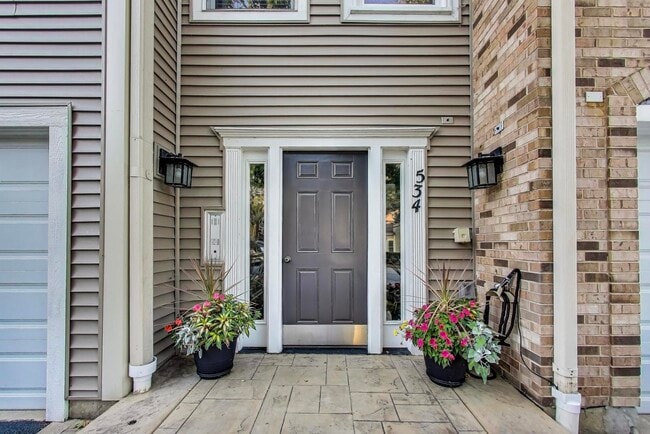 Building Photo - 534 River Front Cir