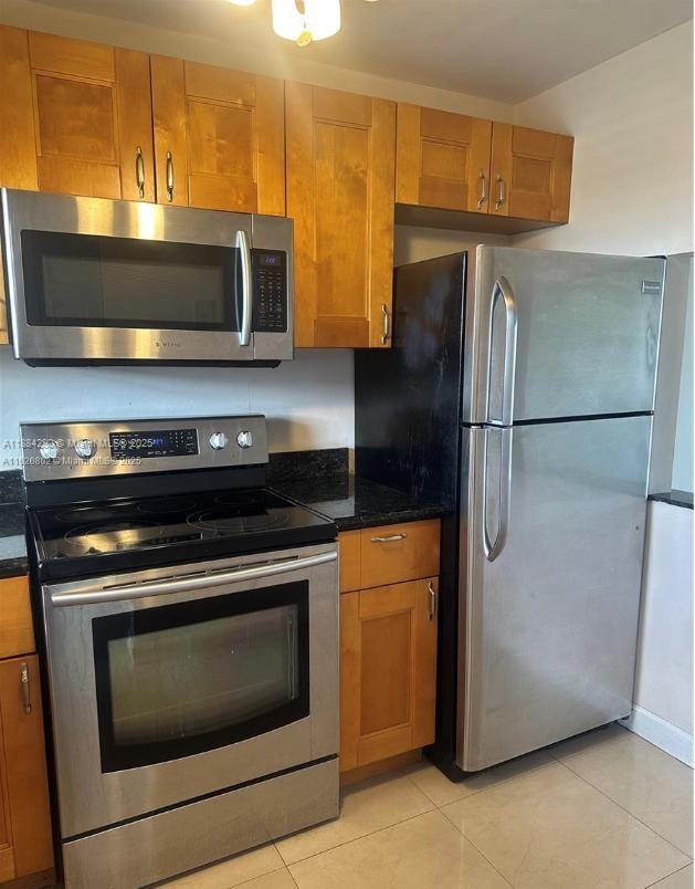 Foto del edificio - 8400 Sunrise Lakes Blvd