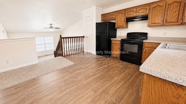 Building Photo - Creekwood Park Townhomes: 3 bedroom Duplex with unique floor plan for rent in the Northland