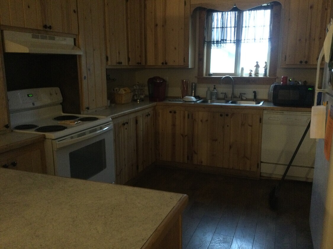 Building Photo - 28 Great Escape Rd