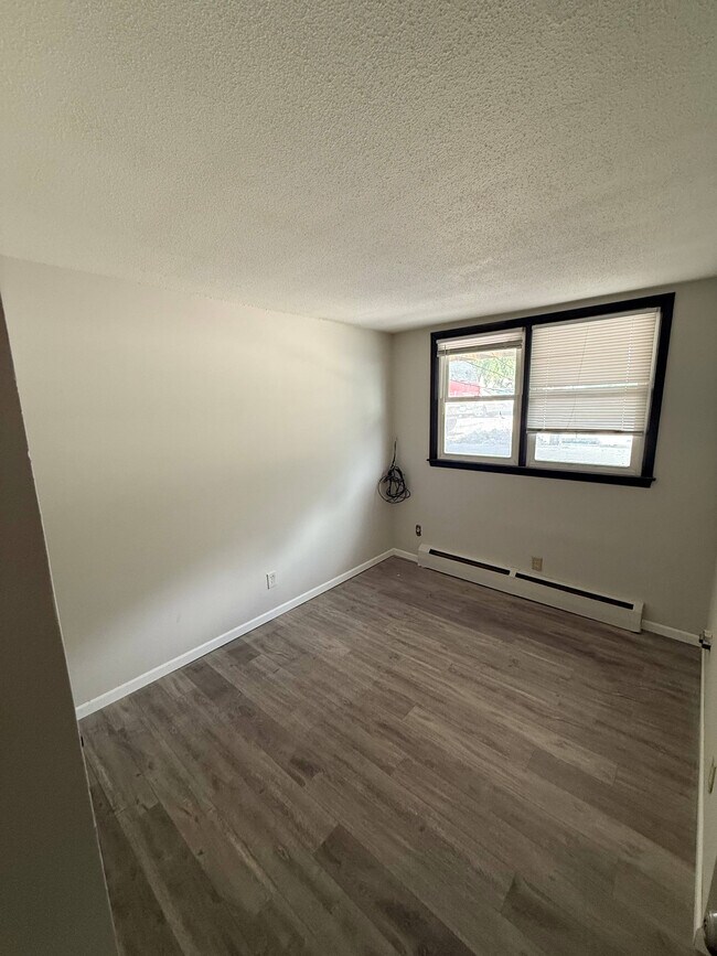 Foto del edificio - Tilahun Property - 4 Unit